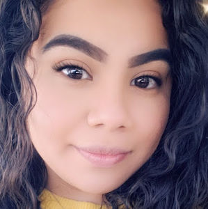 Meet your Posher, Daniela